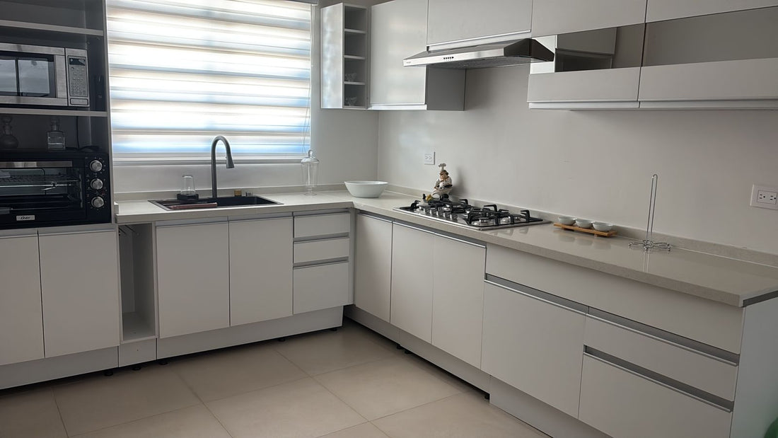 Cocina moderna Madesa instalada en un hogar argentino