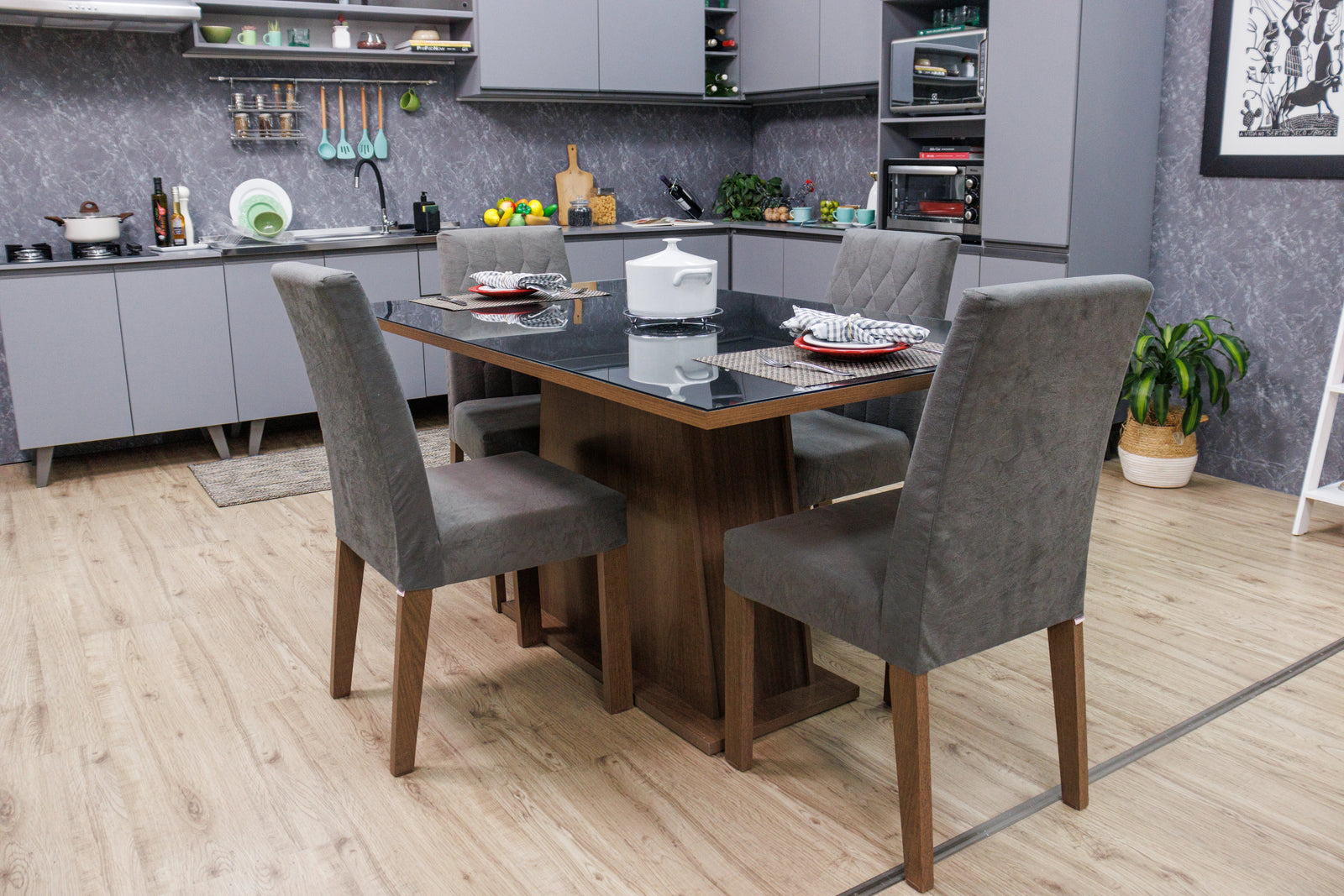 Comedor Madesa en Gris con sillas tapizadas